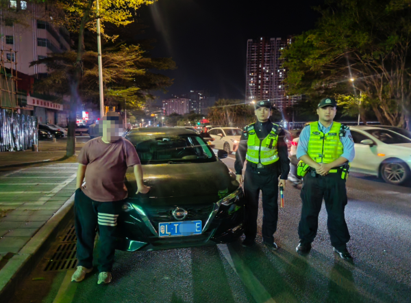 配资专业门户登录入口 周末“不打烊”！大亚湾交警严查酒醉驾